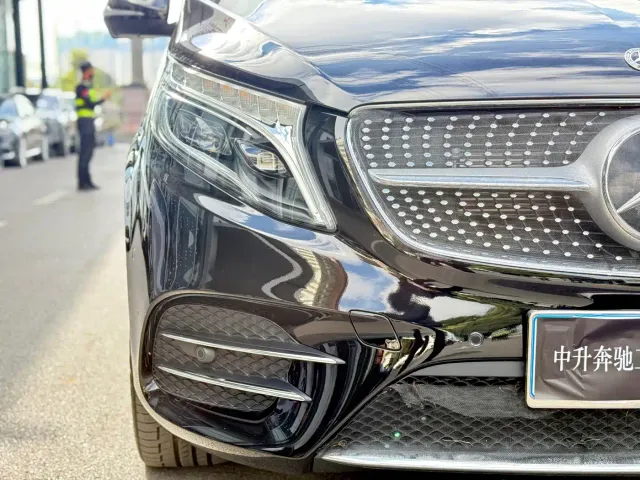 Mercedes-Benz V-Class — Фото автомобиля 11