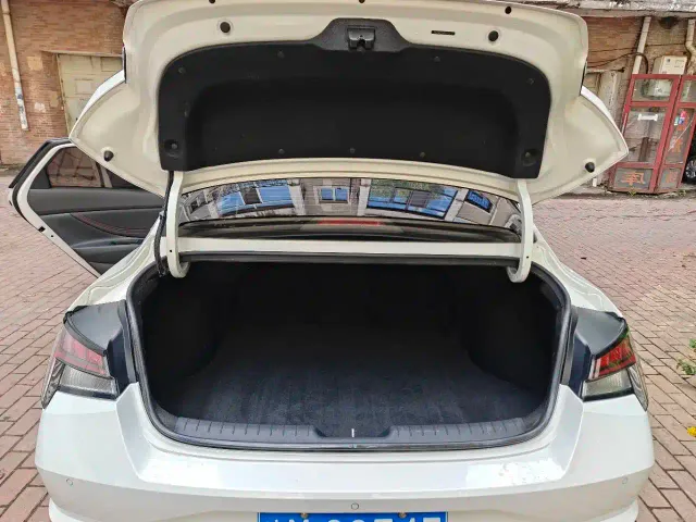 Hyundai Elantra — Фото автомобиля 7