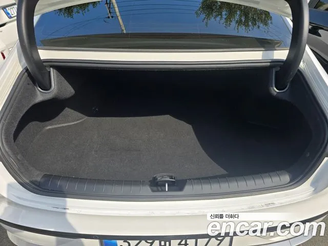 Hyundai Grandeur GN7 — Фото автомобиля 16