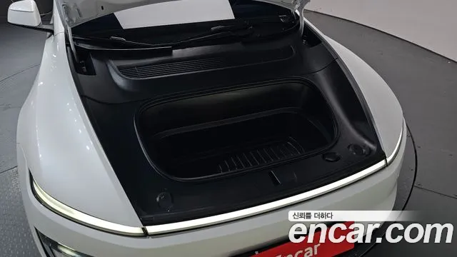 Tesla Model Y — Фото автомобиля 5