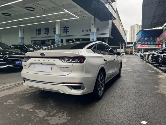 Ford Mondeo — Фото автомобиля 24