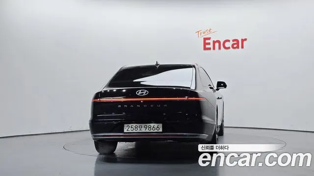 Hyundai Grandeur GN7 — Фото автомобиля 4