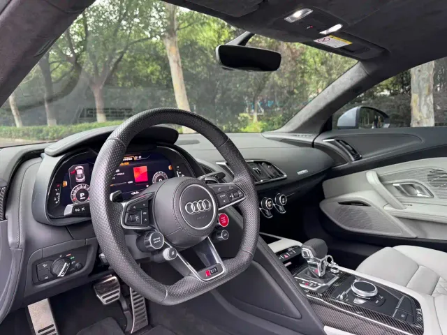 Audi R8 — Фото автомобиля 7