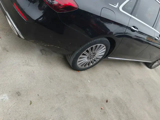 Mercedes-Benz E-Class — Фото автомобиля 7