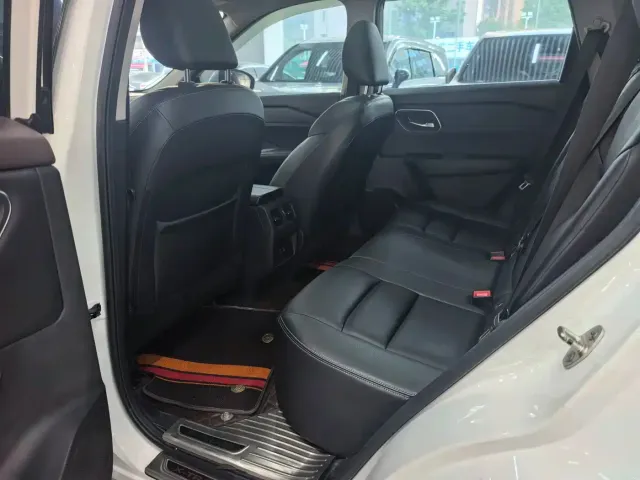 Nissan X-Trail — Фото автомобиля 10