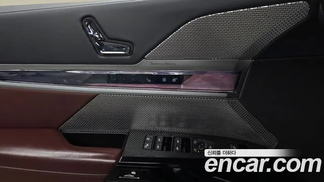 BMW 7 Series G70 — Фото автомобиля 30