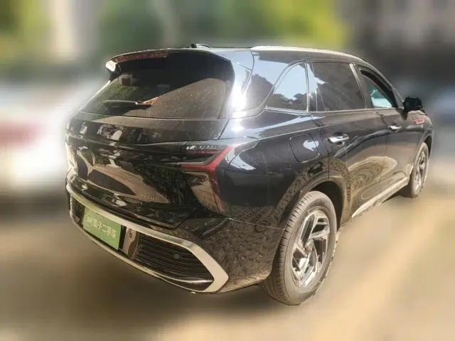 Hongqi HS3 — Фото автомобиля 4