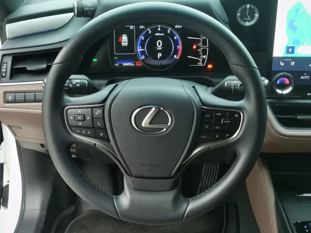 Lexus ES — Фото автомобиля 16
