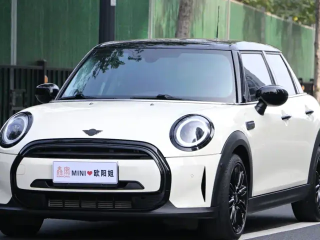 Фотография автомобиля — MINI Hatch