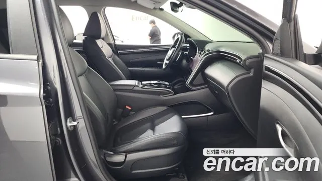 Hyundai Tucson Tucson (NX4) Дизель 2.0 2WD — Фото автомобиля 22