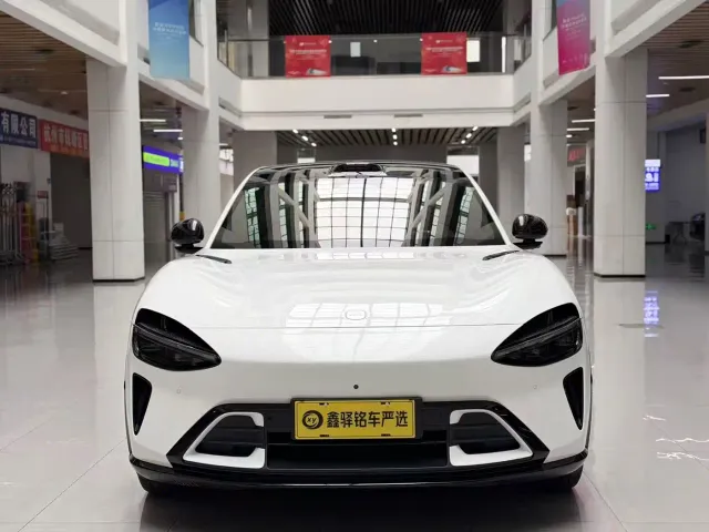 Xiaomi YU7 — Фото автомобиля 2