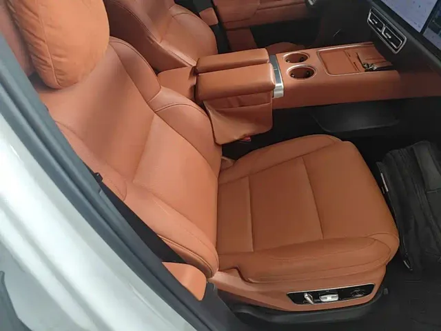Li Auto L7 — Фото автомобиля 24