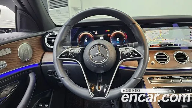 Mercedes-Benz E-Class — Фото автомобиля 13