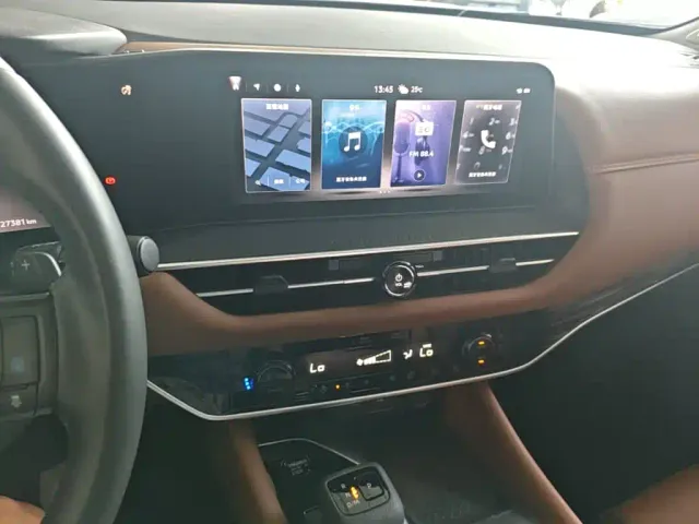 Nissan Terra — Фото автомобиля 19
