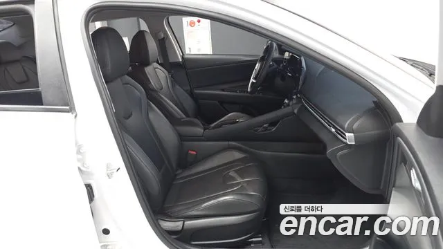 Hyundai Avante CN7 — Фото автомобиля 16