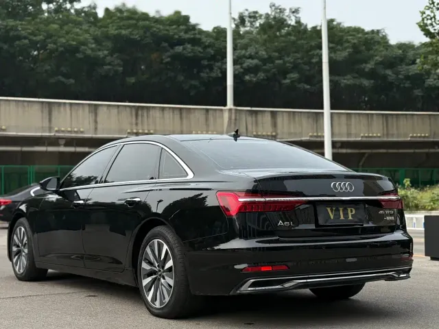 Audi A6L — Фото автомобиля 12