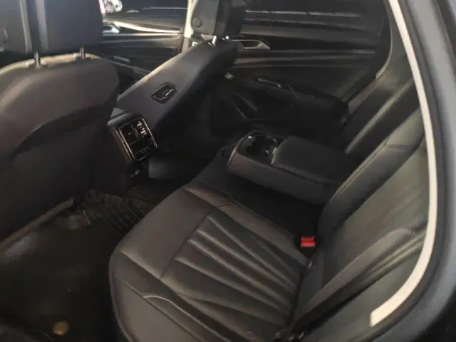 Volkswagen Passat — Фото автомобиля 11