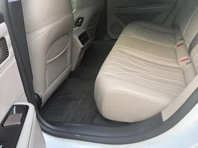 Geely Galaxy Xingyao 8 — Фото автомобиля 9