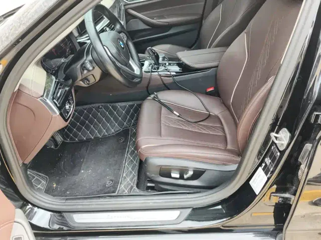 BMW 5 Series — Фото автомобиля 9
