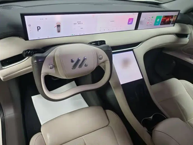 IM Motors LS6 — Фото автомобиля 9
