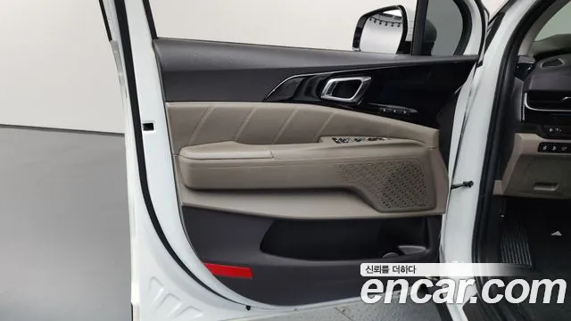 Kia Carnival Generation 4 — Фото автомобиля 24