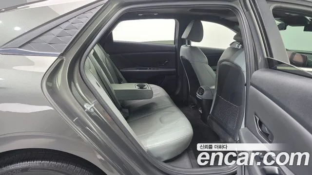 Hyundai AVANTE Новый Avante (CN7) — Фото автомобиля 18