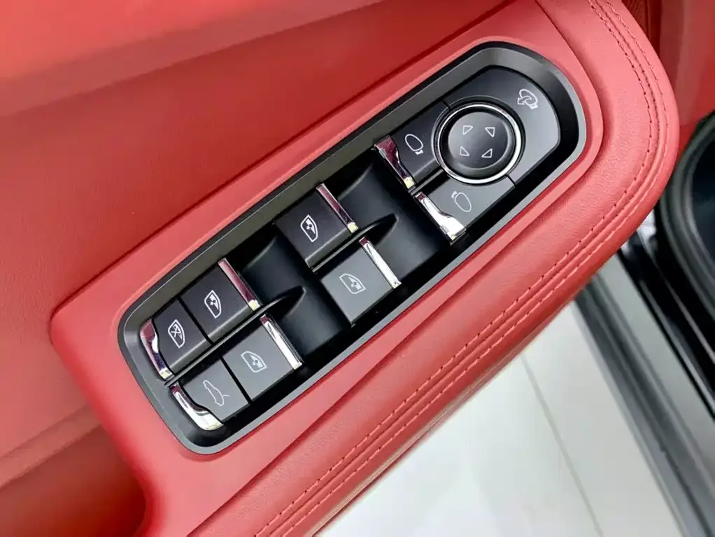 Porsche Macan 2024 Macan 2.0T — Фото автомобиля 29