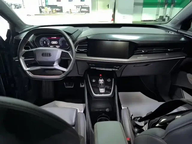 Audi Q4 e-tron — Фото автомобиля 9