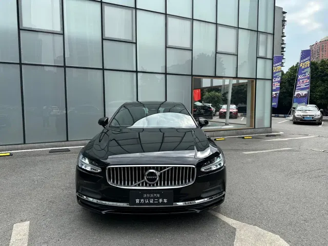 Volvo S90 — Фото автомобиля 2