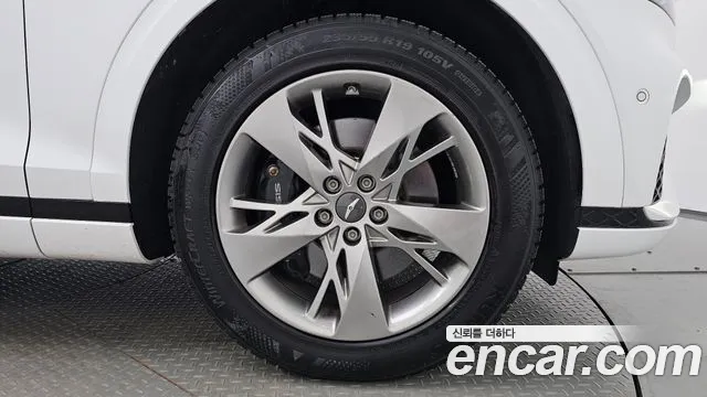 Genesis GV70 — Фото автомобиля 6