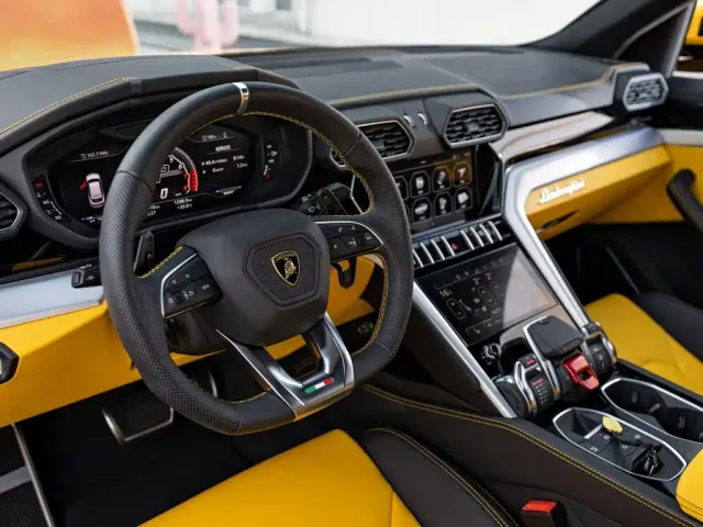 Lamborghini Urus — Фото автомобиля 9