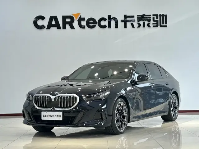 Фотография автомобиля — BMW 5 Series