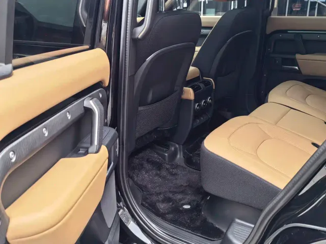 Land Rover Land Rover Defender 2025 110 3.0T P400 -Dynamic HSE — Фото автомобиля 12