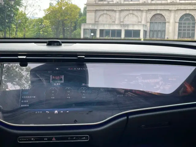Mercedes-Benz E-Class — Фото автомобиля 17