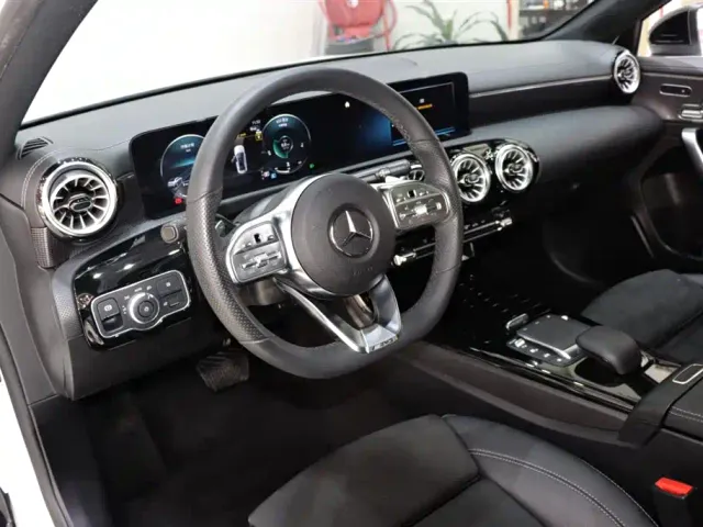 Mercedes-Benz A-Class — Фото автомобиля 10