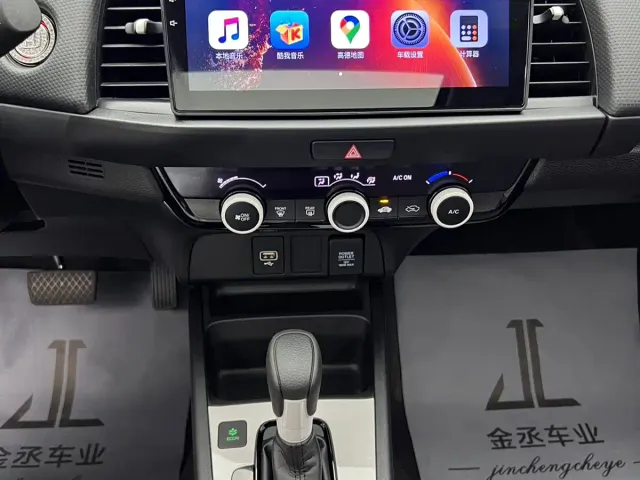 Honda Fit — Фото автомобиля 12