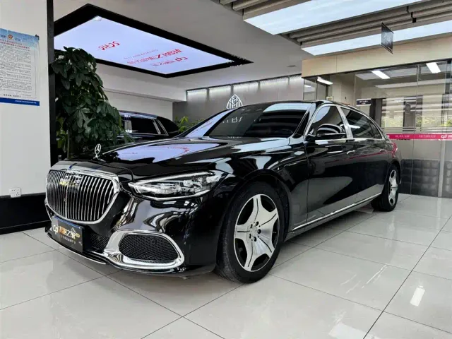 Фотография автомобиля — Mercedes-Benz Maybach S-Class