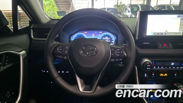 Toyota RAV4 — Фото автомобиля 8