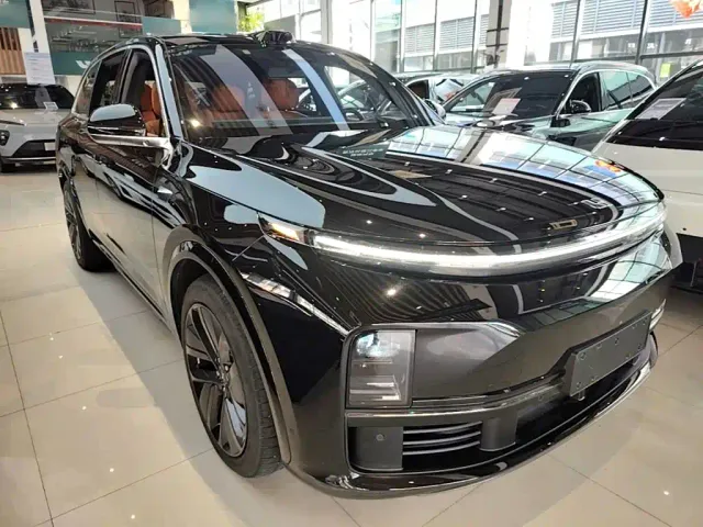 Li Auto L7 — Фото автомобиля 3