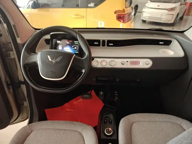 Wuling Hongguang Mini EV — Фото автомобиля 9