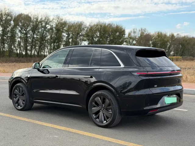 Li Auto L6 — Фото автомобиля 6