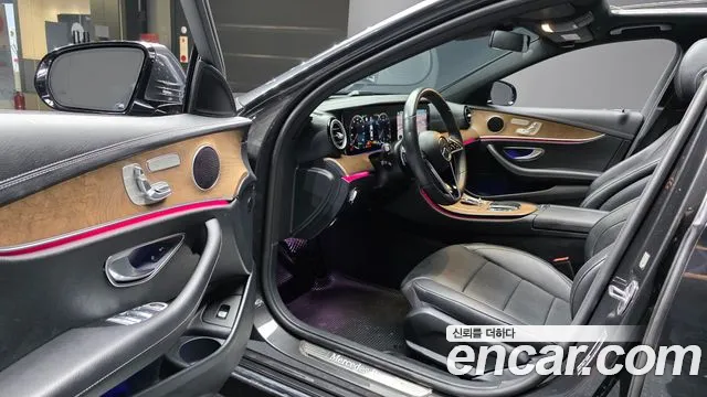 Mercedes-Benz E-Class — Фото автомобиля 9