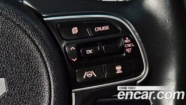 Kia Niro — Фото автомобиля 21