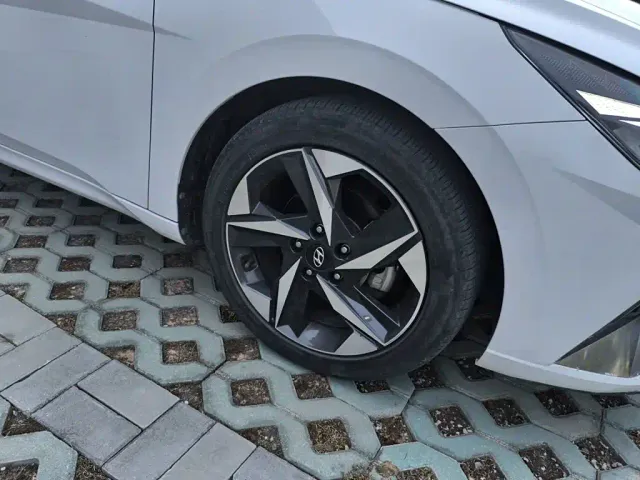 Hyundai Elantra — Фото автомобиля 8