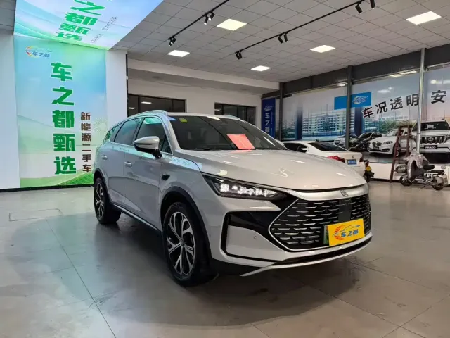 BYD Tang — Фото автомобиля 3