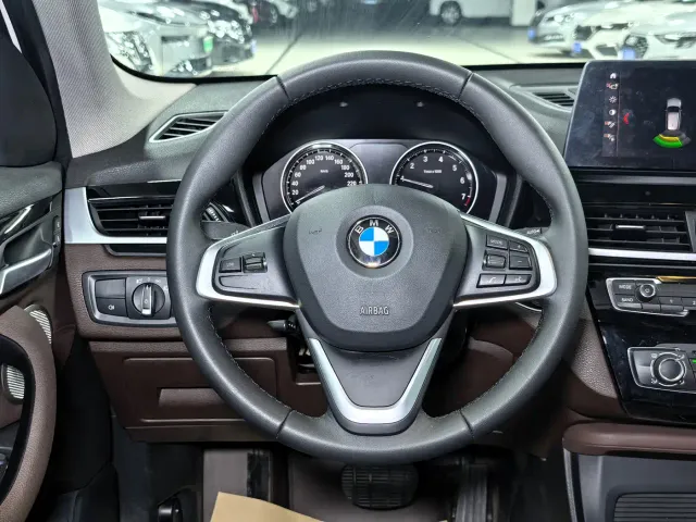 BMW X1 — Фото автомобиля 12