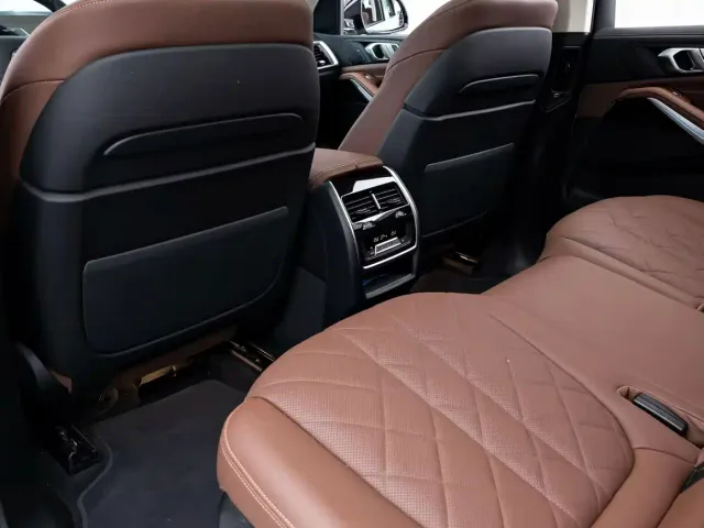 BMW X7 — Фото автомобиля 6