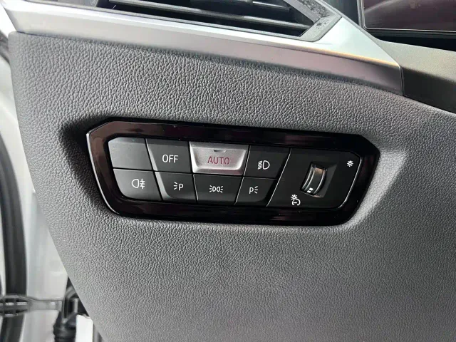 BMW 3 Series — Фото автомобиля 9