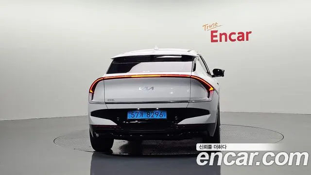 Kia EV6 — Фото автомобиля 2