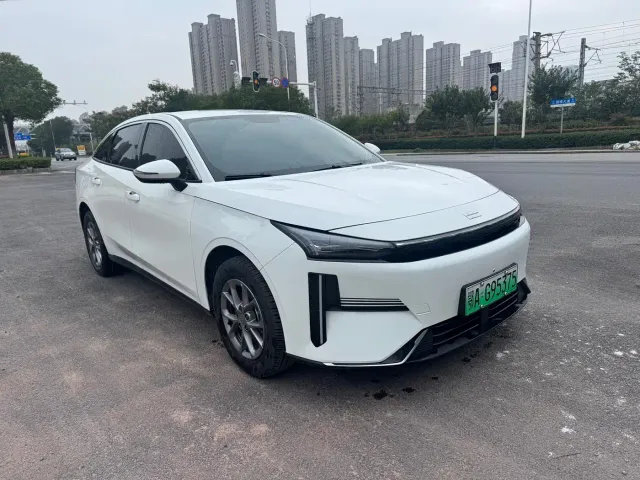 Geely Galaxy L6 — Фото автомобиля 3